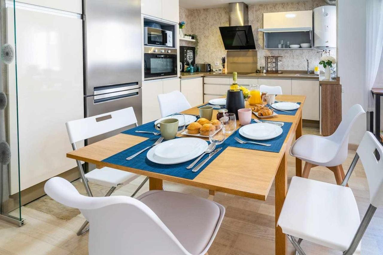 Apartamento A 500m De La Juderia Con Parking *
